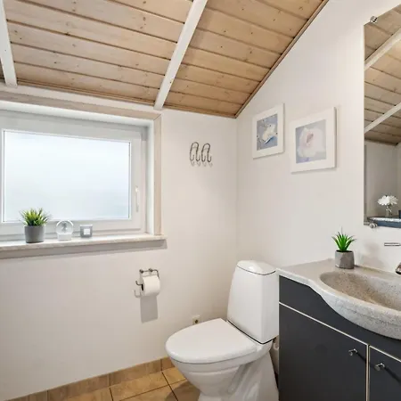 Spurv - 1-8km From The Sea By Interhome